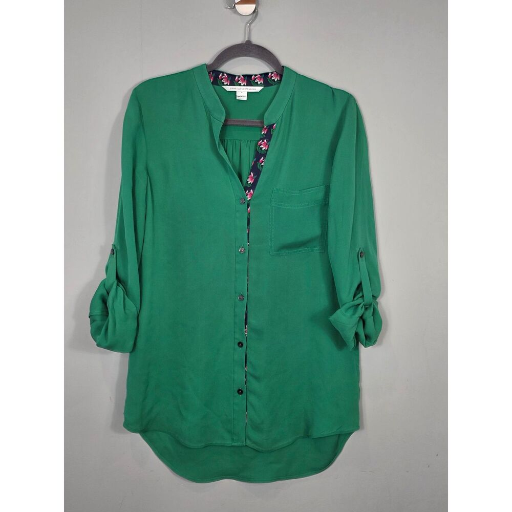 Diane von Furstenberg DVF Green Gilmore Silk Roll-Tab Blouse Sz 4